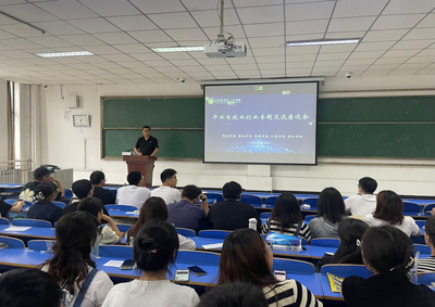 臨床學(xué)院精準(zhǔn)施策，召開臨床醫(yī)學(xué)專業(yè)學(xué)生就業(yè)分類座談會